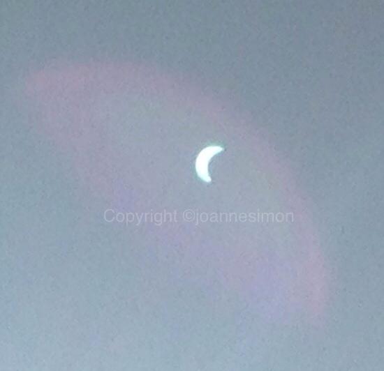 You can really see the disc of the moon in this photo, thanks Joanne Lovez Mal for sending it in...