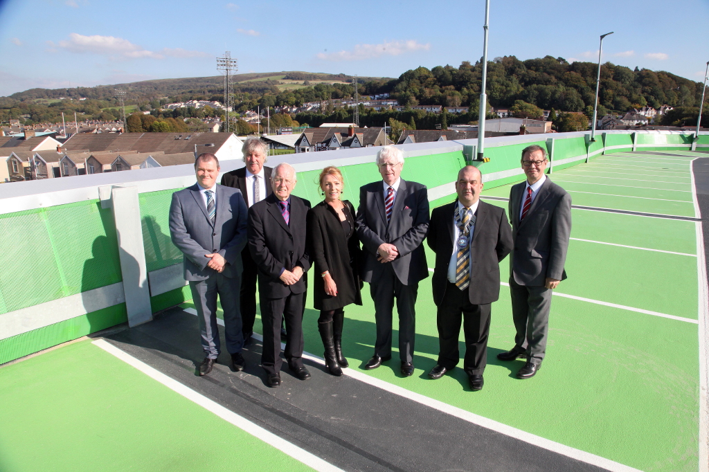Cllr. Mark Protheroe; Cllr. Alan Lockyear; Cllr. Peter Rees, Deputy Leader Neath Port Talbot Council; Sally Rowlands, Chair Neath Town Centre Consortium; Cllr Ali Thomas OBE, Leader of Neath Port Talbot Council; Andy Lodwig, President, Neath Chamber of Trade; Gareth Nutt, NPTCBC Director of Environment