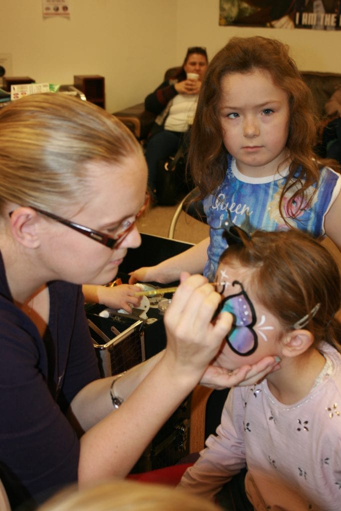 Animal Face painting to keeps the kids happy!